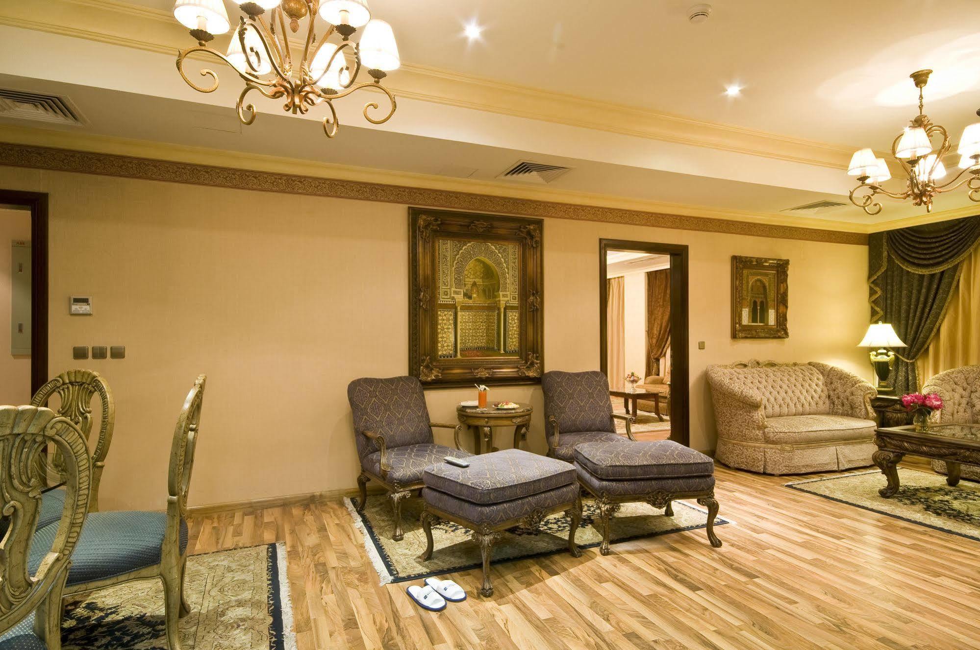 Amjad Royal Suites Hotel เจดดาห์ ภายนอก รูปภาพ