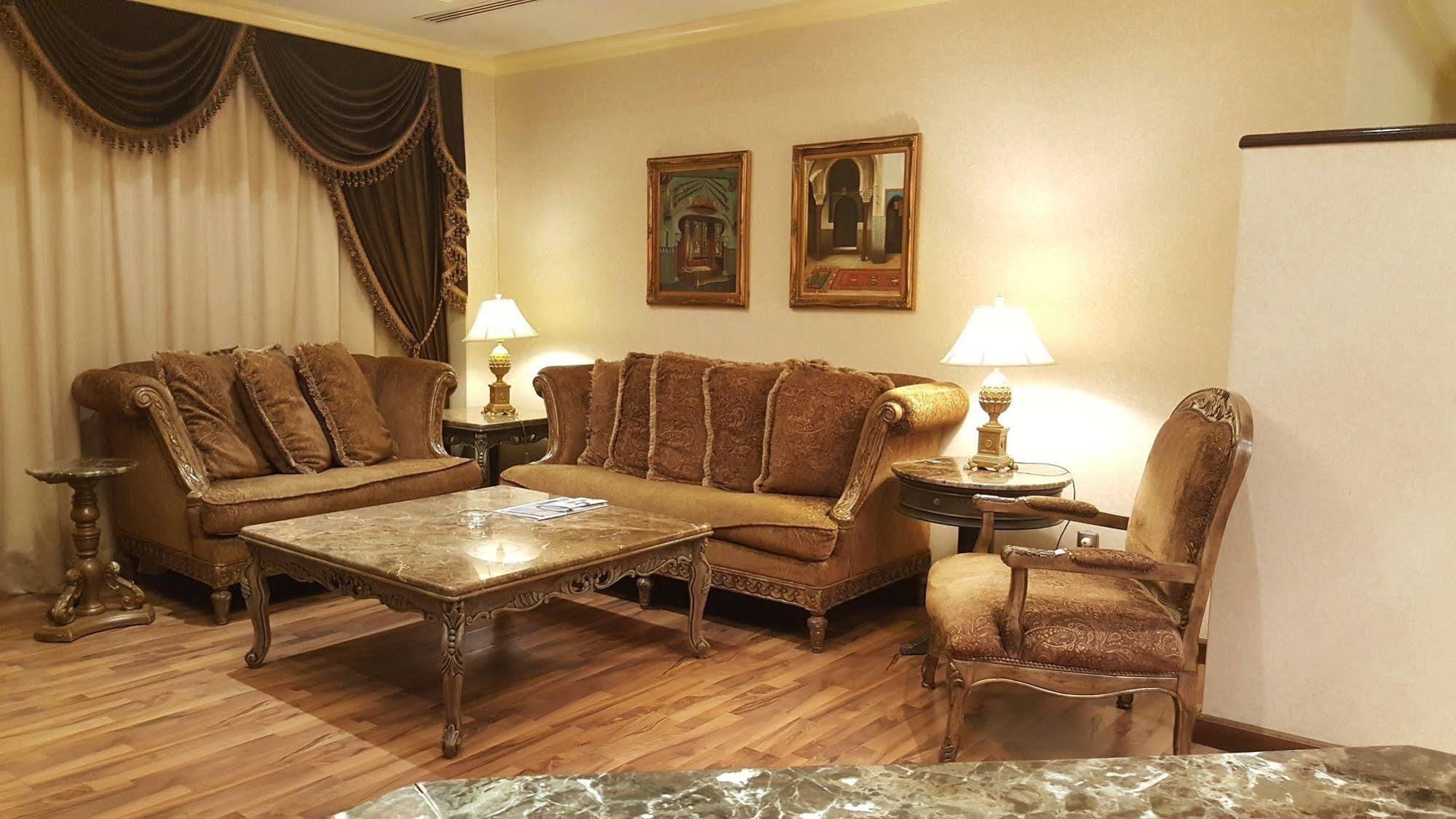 Amjad Royal Suites Hotel เจดดาห์ ภายนอก รูปภาพ