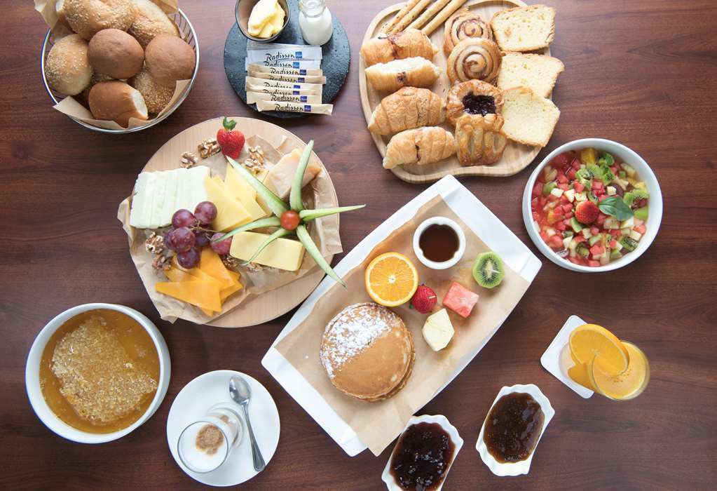 Amjad Royal Suites Hotel เจดดาห์ ร้านอาหาร รูปภาพ